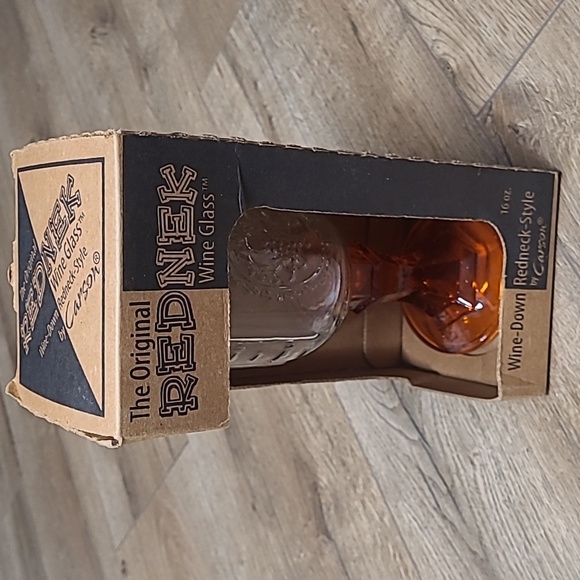 NIB THE ORIGINAL REDNEK WINE GLASS - Picture 2 of 8